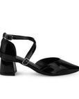 Vista lateral de zapatilla negra para mujer con punta fina cerrada y doble correa cruzada de tacón bajo de 5cm