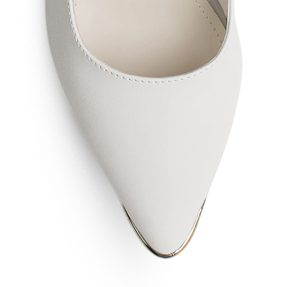 Vista de material cabra sintético en zapatilla beige destalonada para mujer con tacón ancho de 6cm y punta fina