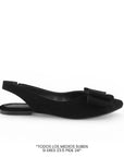 Vista lateral de flat negro para mujer con moño grande en punta fina cerrada  y correa elástica trasera de piso