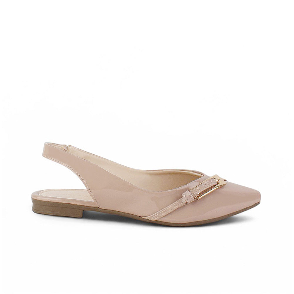 Vista lateral de flats nude para mujer