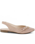 Vista lateral de flats nude para mujer