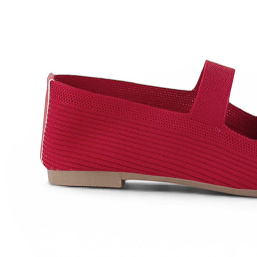 Vista trasera de flats tipo balerinas rojas para mujer con pulsera de piso