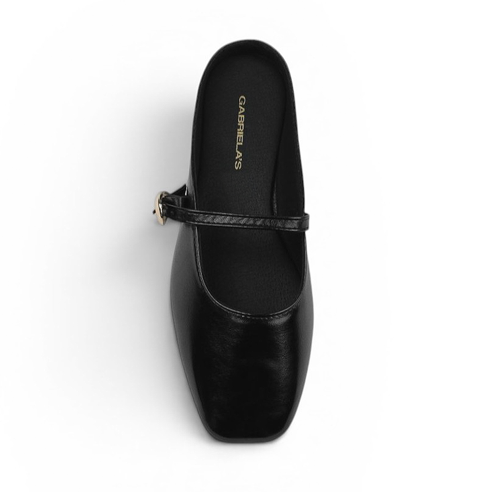 Vista superior de balerina negra tipo mule para dama de piso con punta semicuadrada y pulsera ajustable al empeine