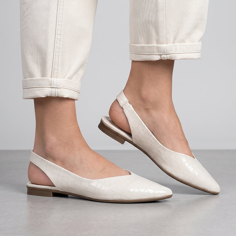Flats beige para mujer de punta fina y correa trasera destalonados 