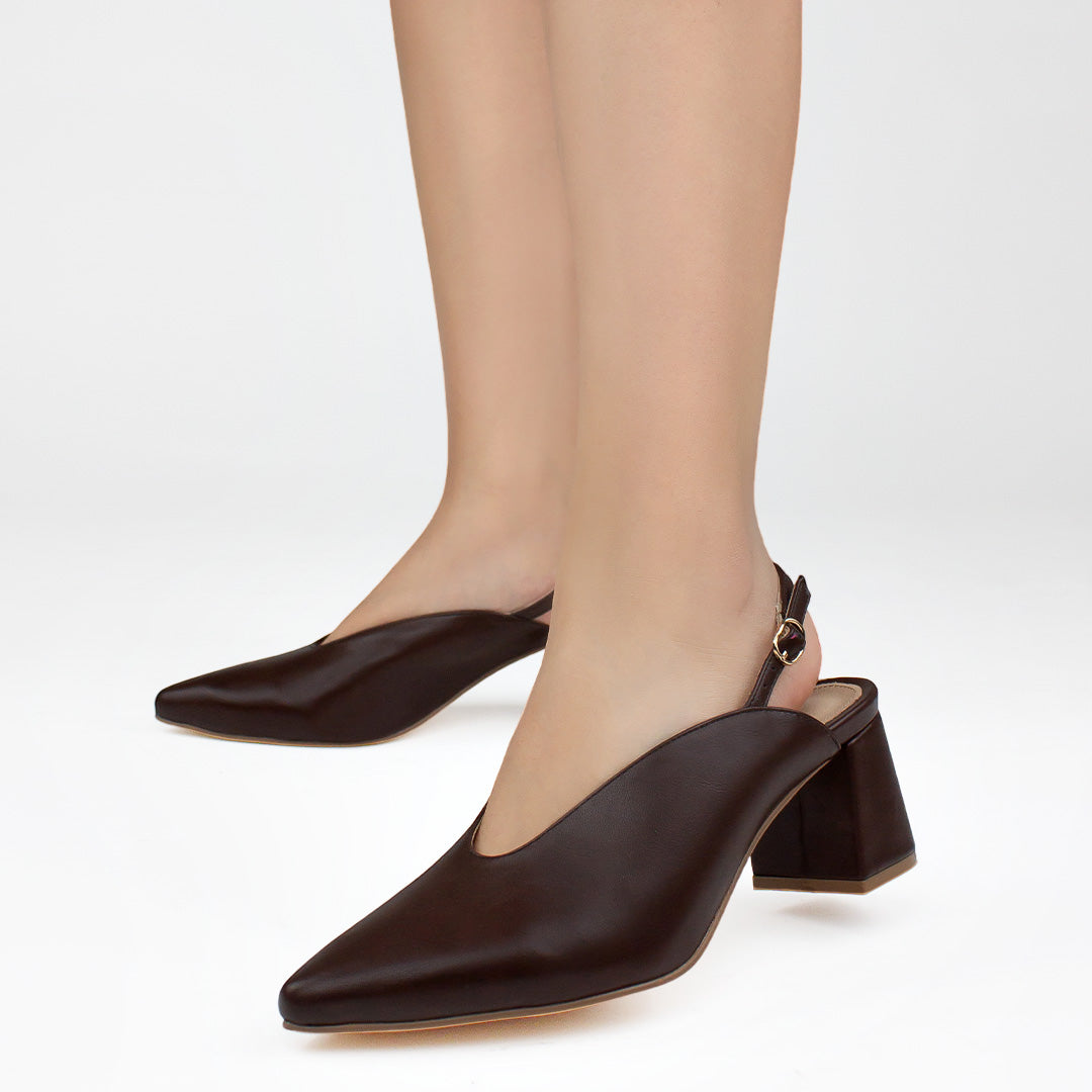 Zapatillas cafes para mujer con hebilla ajustable y tacón ancho de 7cm