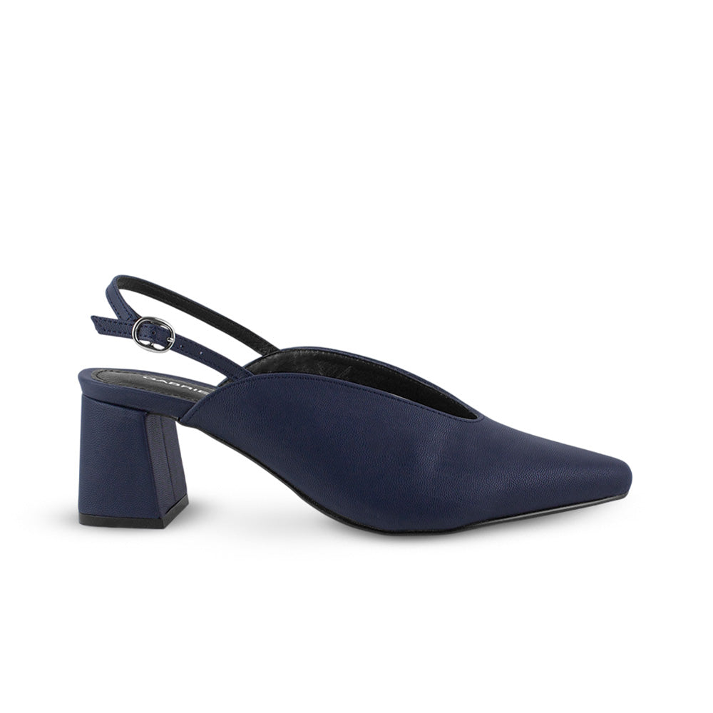 Vista lateral de zapatilla azul marino para mujer con hebilla ajustable en pulsera abajo del tobillo y tacón de 7cm
