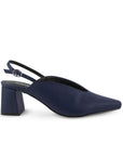 Vista lateral de zapatilla azul marino para mujer con hebilla ajustable en pulsera abajo del tobillo y tacón de 7cm