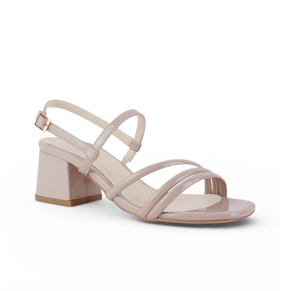 Vista diagonal de zapatilla descubierta nude para mujer con tiras delgadas y tacón bloque bajo de 6cm