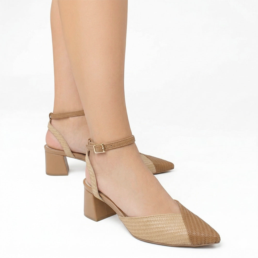 Zapatillas cafes destalonadas para mujer con punta fina cerrada y pulsera al tobillo de tacón ancho de 10cm