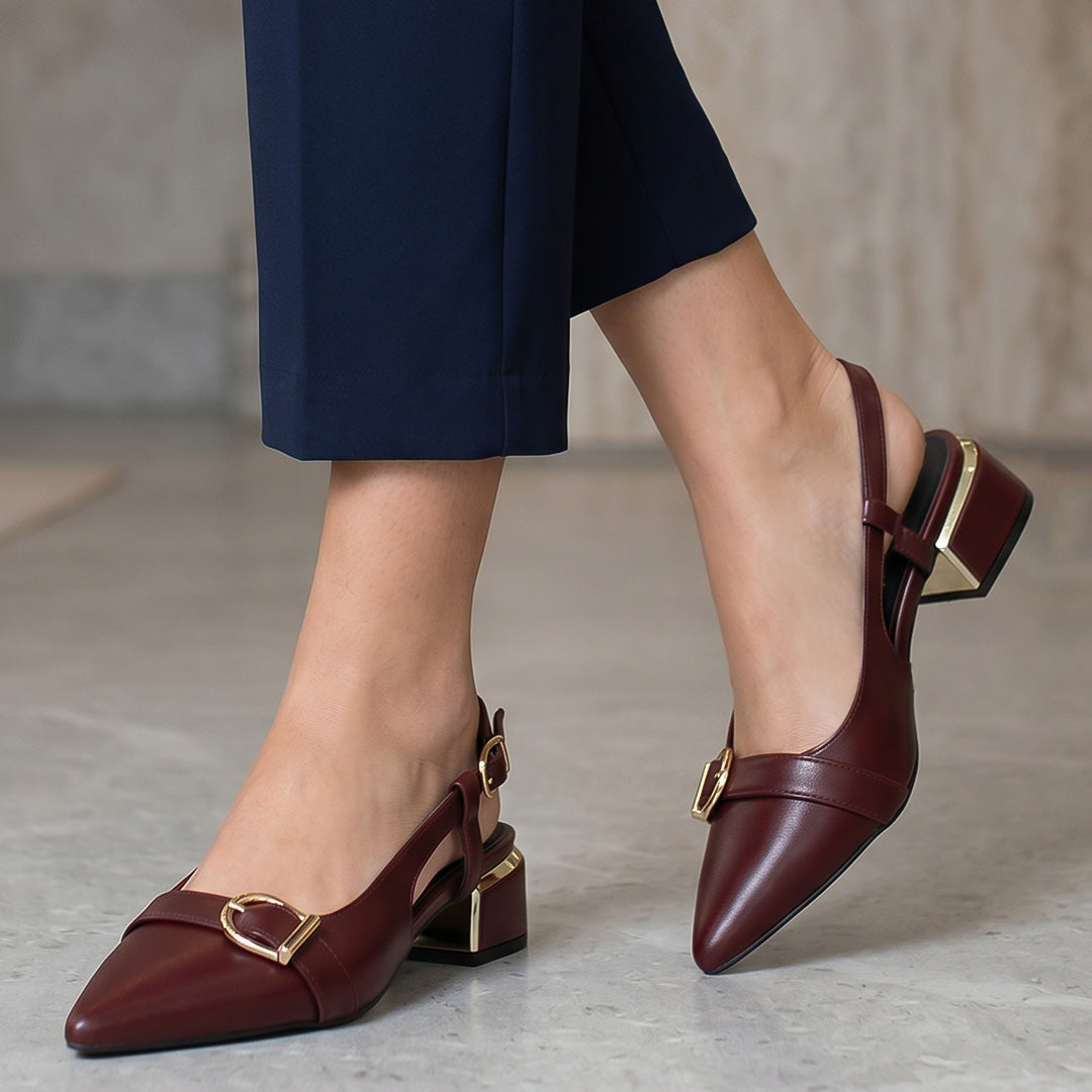 Zapatillas vino destalonadas para mujer de punta fina cerrada con adorno de hebilla y tacón bajo de 4cm
