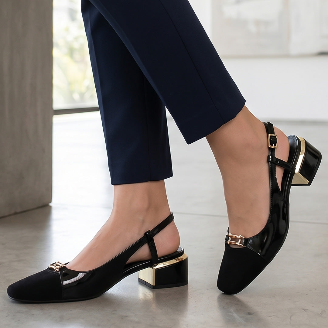 Zapatillas negras con punta cuadrada, detalles dorados, pulsera ajustable y tacón bajo 4cm para dama 