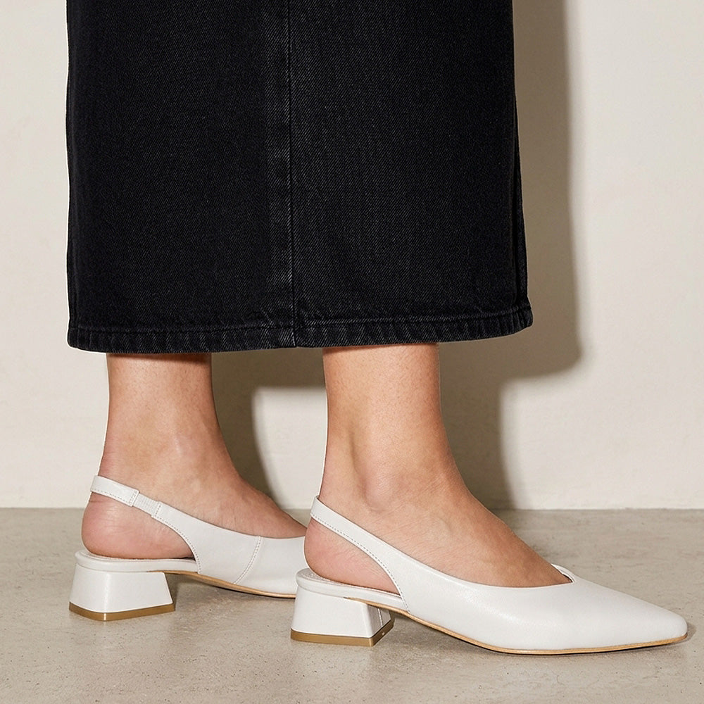 Zapatillas beige para dama con punta fina y tacón bajo 4cm de pulsera al talón 