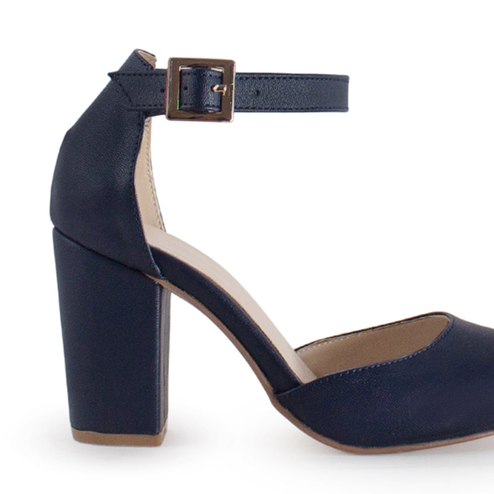 Zapatillas azul marino con punta fina cerrada y pulsera ajustable con hebilla | Mod.4950002