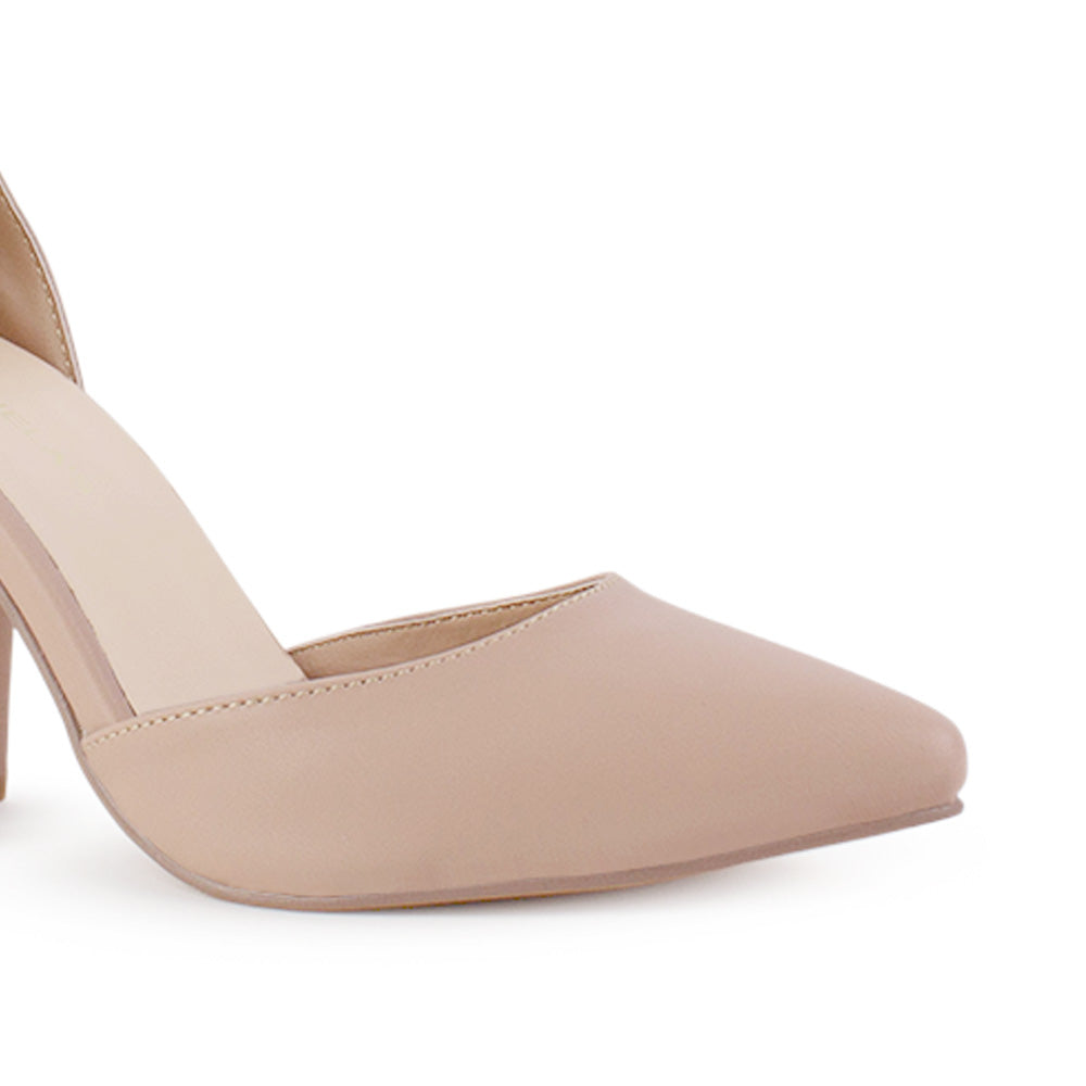 Vista de punta fina en zapatilla nude para mujer con perlas en pulsera y tacón tipo bloque de 8cm
