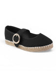Vista diagonal de alpargatas color negro con pulsera para mujer de piso  