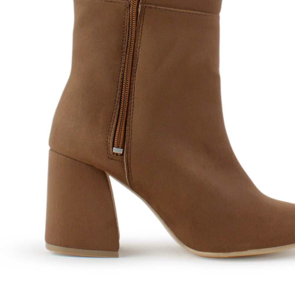 Bota Cafe Alta Tacon Grueso Punta Redondeada Diseño Liso 4220047