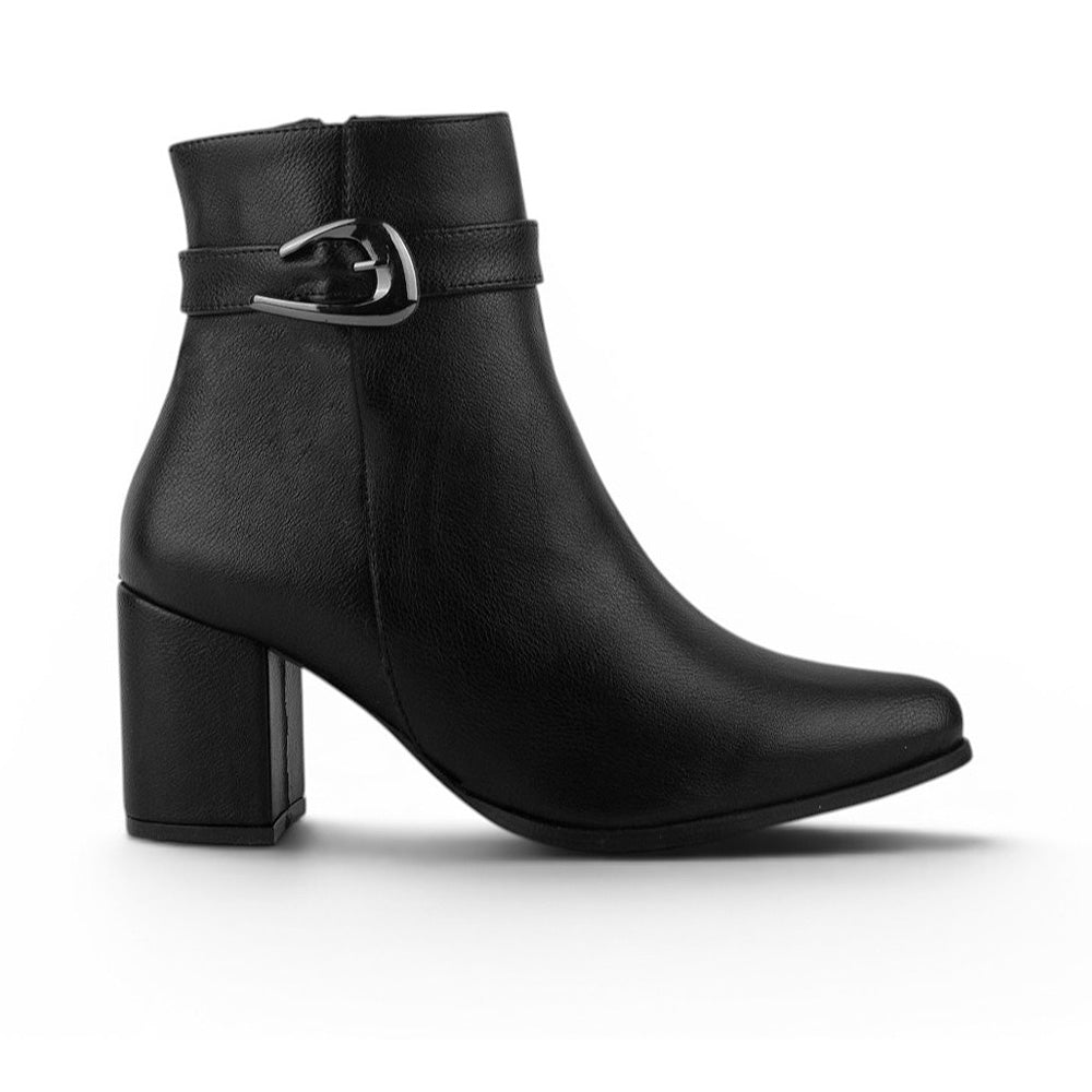 vista lateral de las botas para dama color negro con tacón medio 7cm 