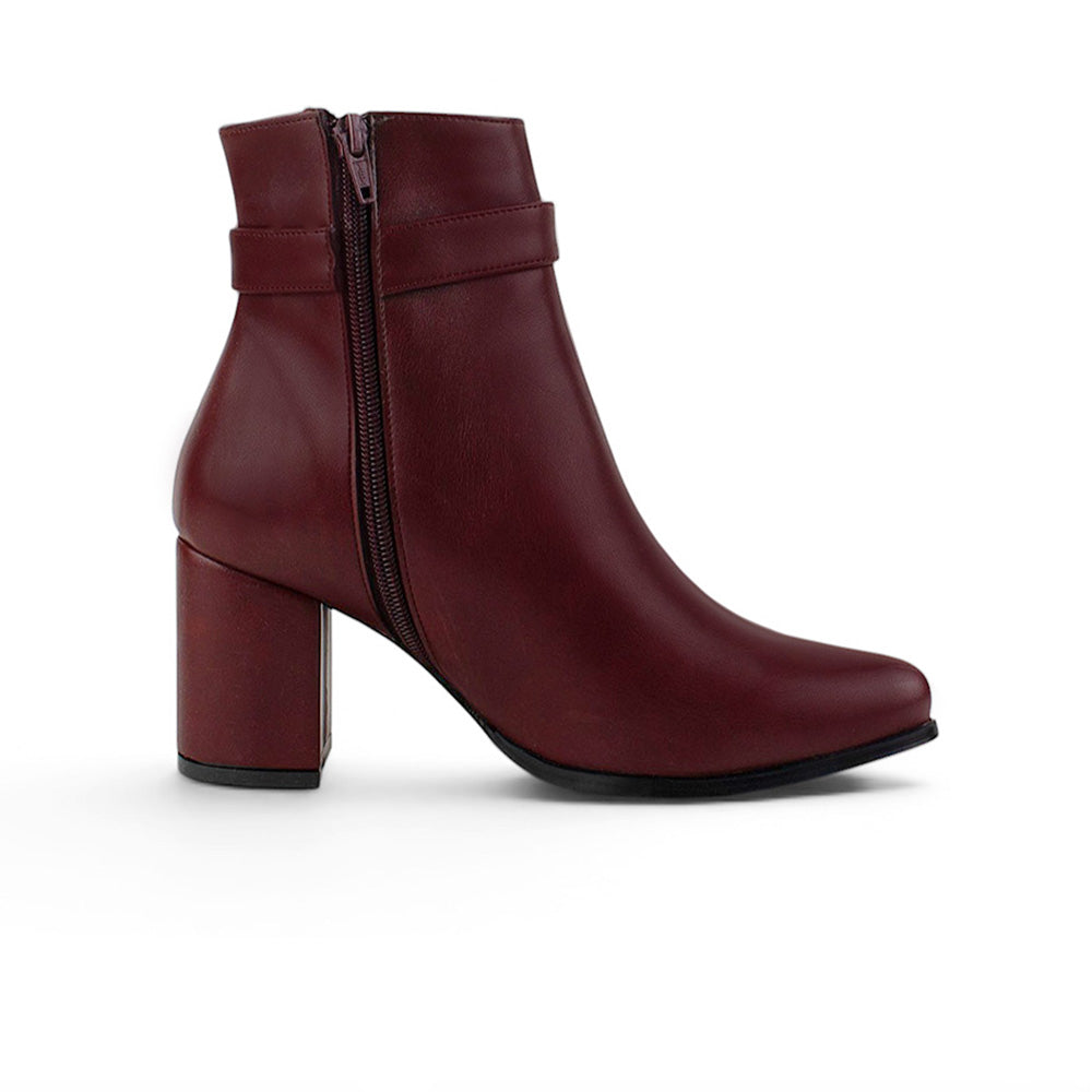 vista superior en botas vino para dama con tacón de 7cm