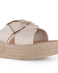Sandalia Beige Plataforma Tiras Cruzadas Con Adorno Metalico 4500138