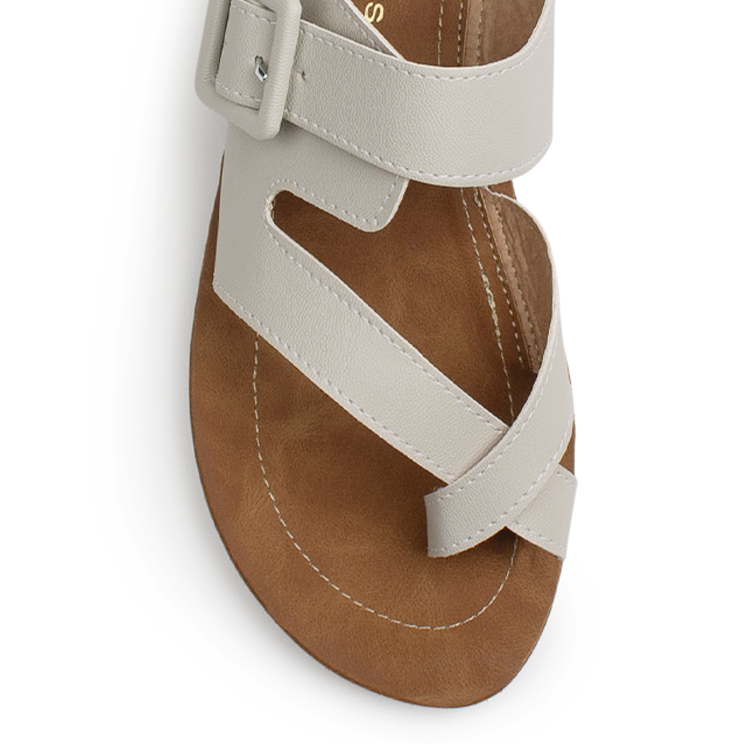 Sandalia Beige Dama Moda Confort Tira Dedo Hebilla Ajustable Plana 3201458