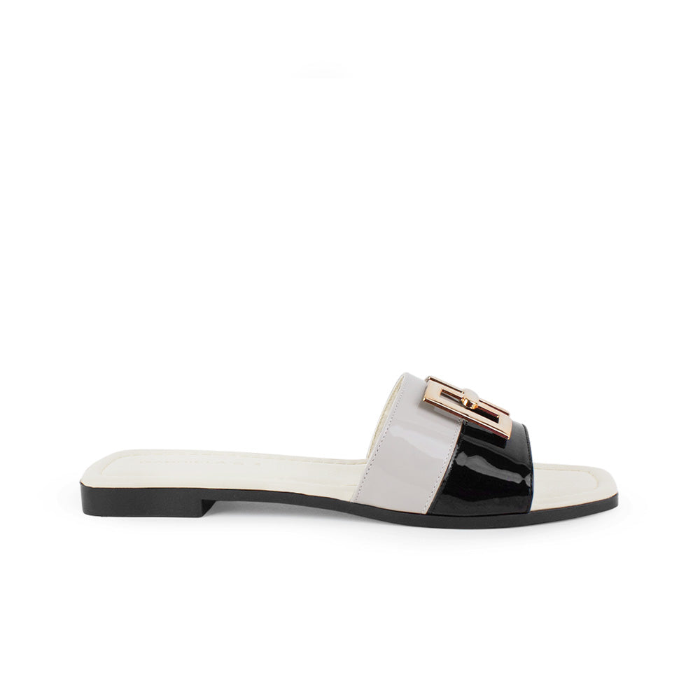 Sandalia Beige Negro Mujer Casual Piso Punta Cuadrada Herraje Moderno 3402967