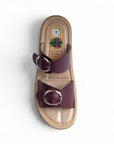 Vista superior de sandalia vino para mujer con aroma