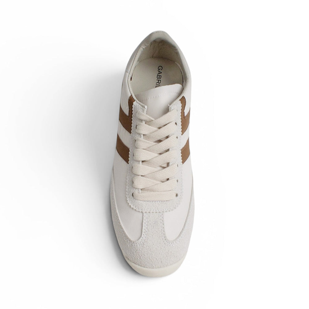 vista superior de tenis para mujer color gris