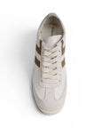 vista superior de tenis para mujer color gris