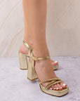 Zapatilla Oro Punta Cuadrada Brillos Mujer Tacon Ancho Moda 4840049