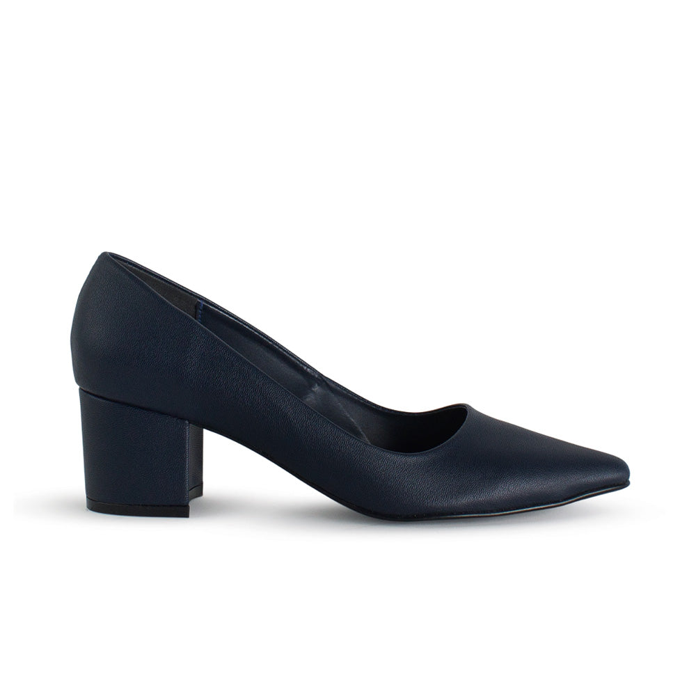 Vista lateral de zapatilla azul marino puntal con tacón bajo 5cm para mujer
