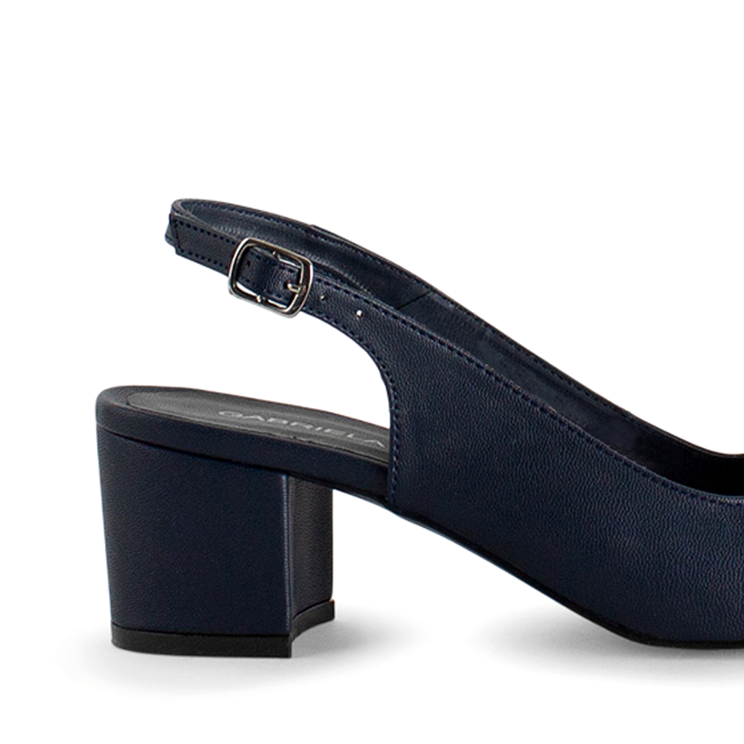 Vista trasera de tacón 6cm en zapatilla puntal destalonada para mujer en color azul marino