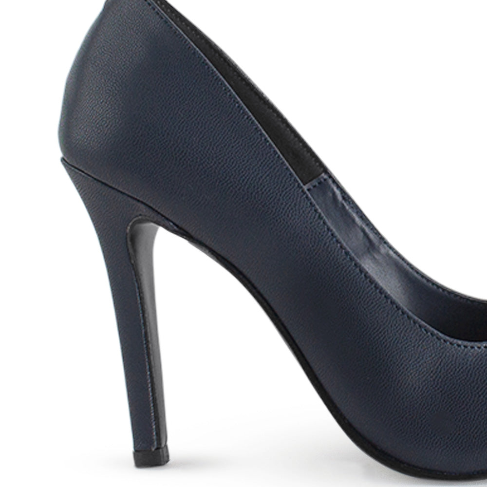 Vista trasera de zapatilla azul marino con tacón delgado de 10cm.