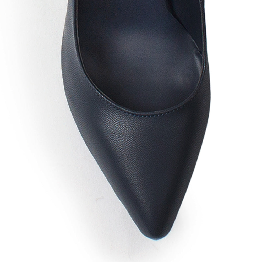 Vista de material cabra sintetico en zapatilla tipo stiletto para mujer en color azul marino