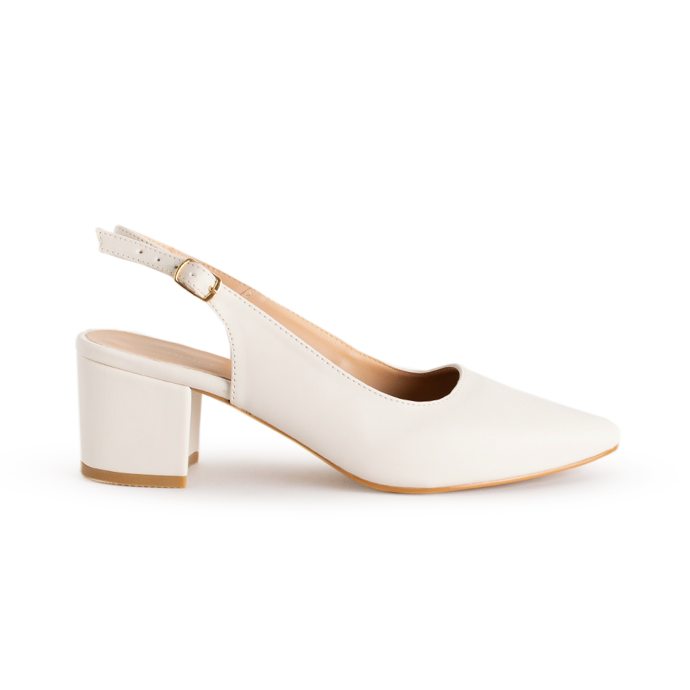 Vista lateral de zapatilla beige destalonada con tacón medio de 6cm puntal