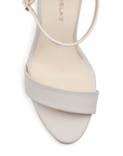 Vista del material cabra sintético de zapatilla beige para mujer