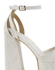 Vista trasera de tacón alto 13cm en zapatilla beige para mujer 
