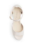 Vista superior de zapatilla con pulsera y tacón 13cm en color beige
