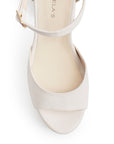 Vista de material cabra sintético en zapatilla beige con pulsera y tacón 13cm para mujer