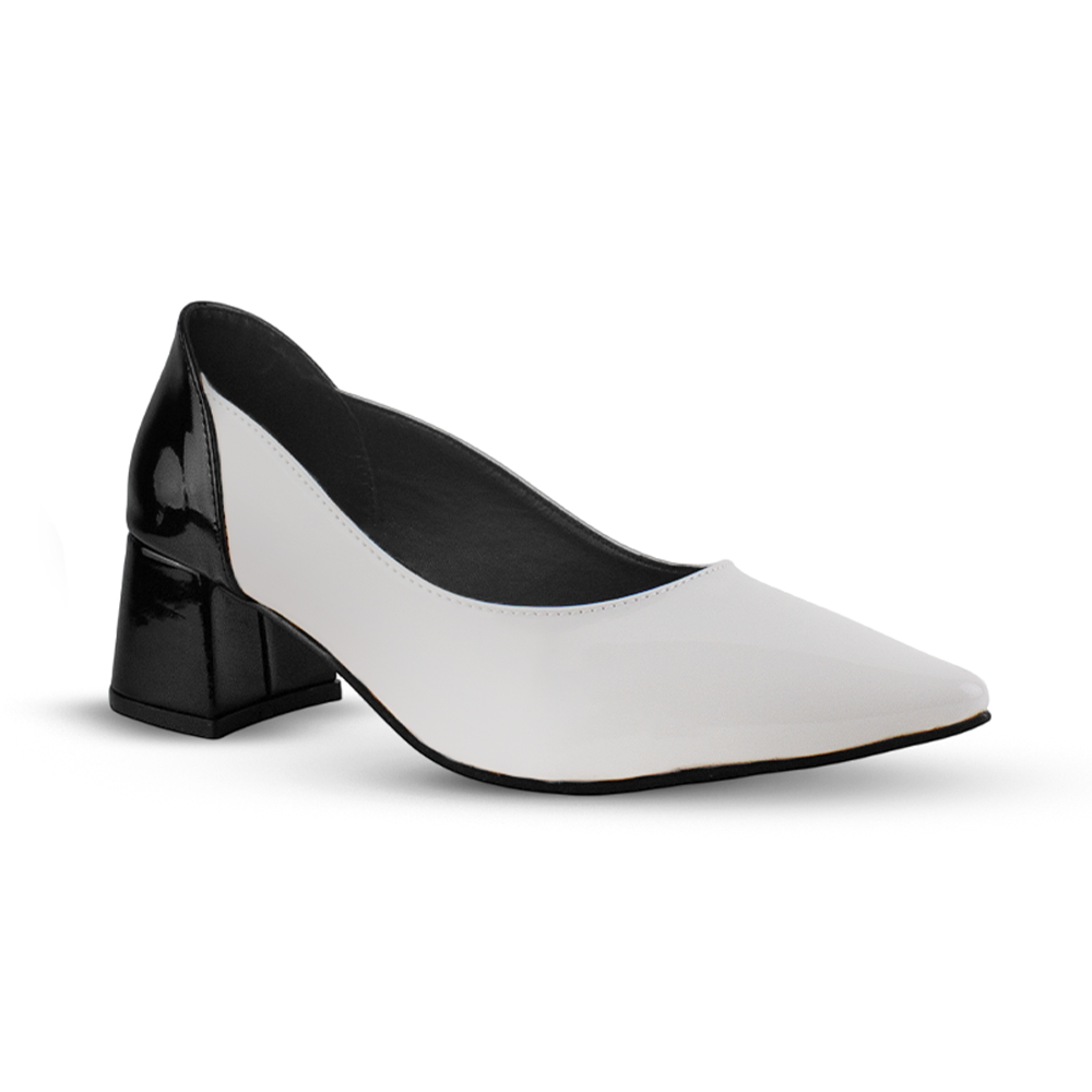 vista diagonal de zapatillas para dama con tacón medio 