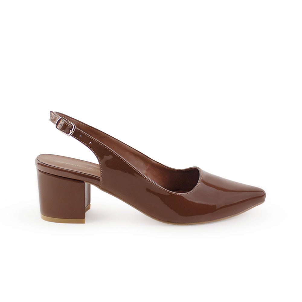 Vista lateral de zapatilla café  destalonada con tacón medio de 6cm puntal