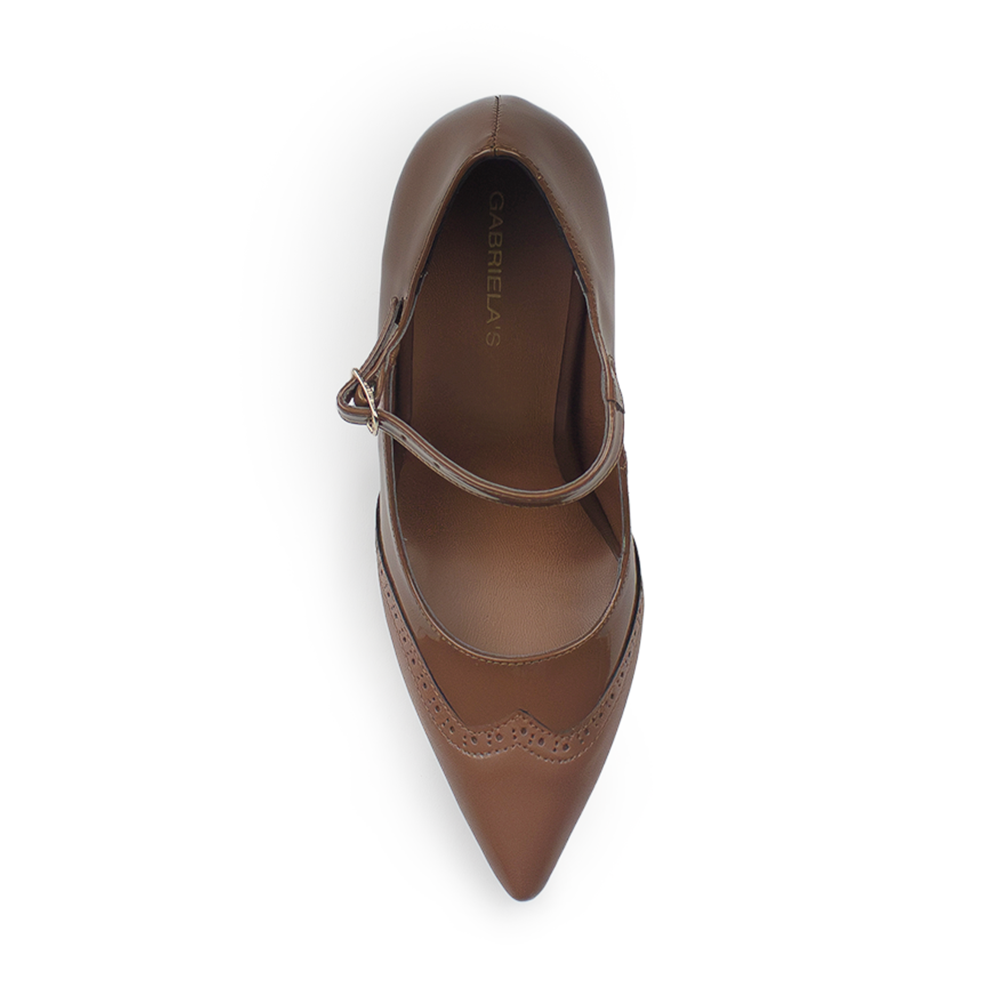 Vista superior de zapatilla para mujer tipo stiletto color cafe