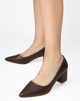 Zapatillas cafes para mujer puntales con tacón bajo 5cm