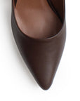 Vista de material cabra sintético en zapatilla café tipo stiletto para mujer 