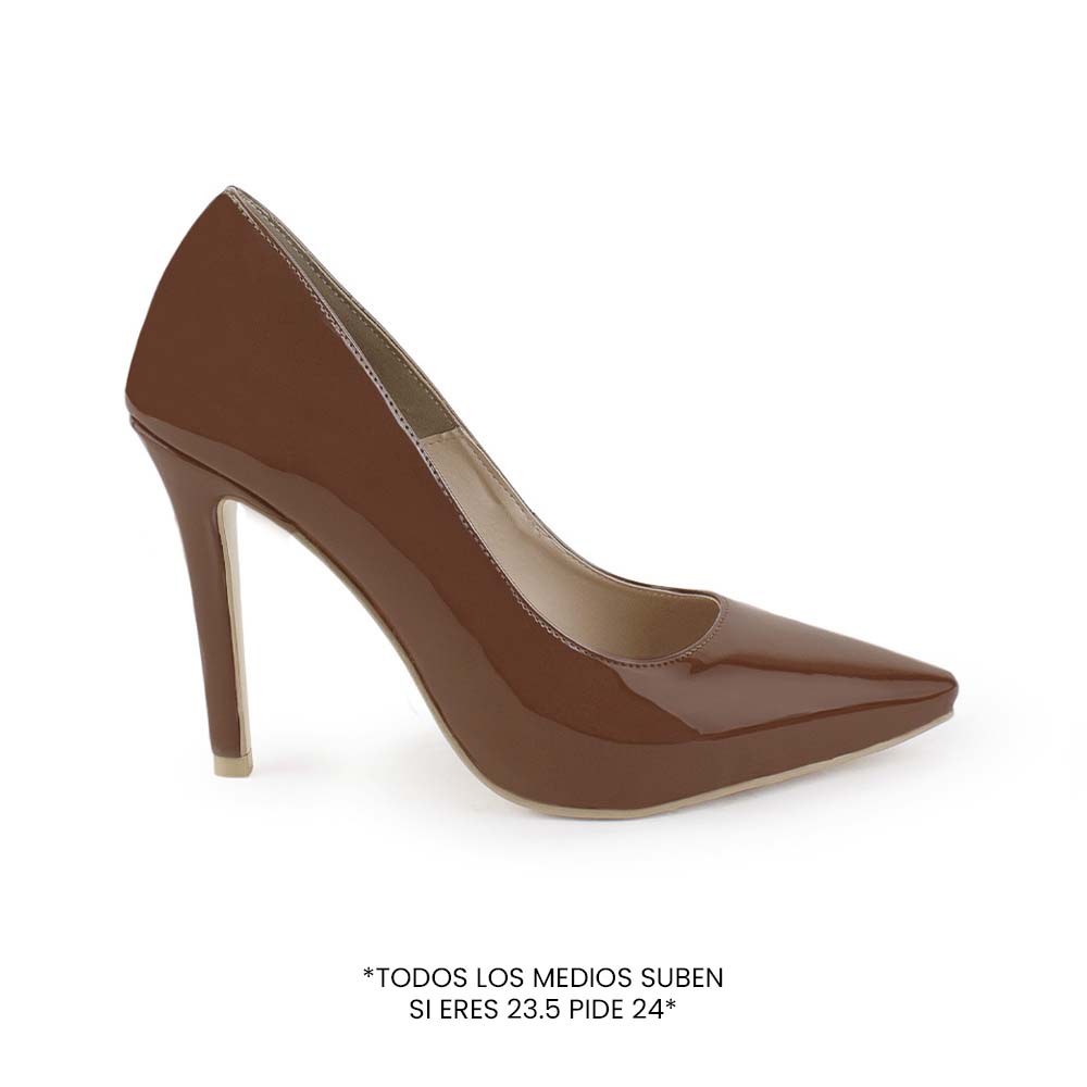 Vista lateral de zapatilla cafe para mujer tipo stiletto con tacón delgado
