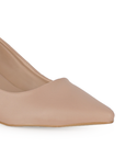 Vista a detalle de zapatilla puntal tipo stiletto para mujer en color maquillaje