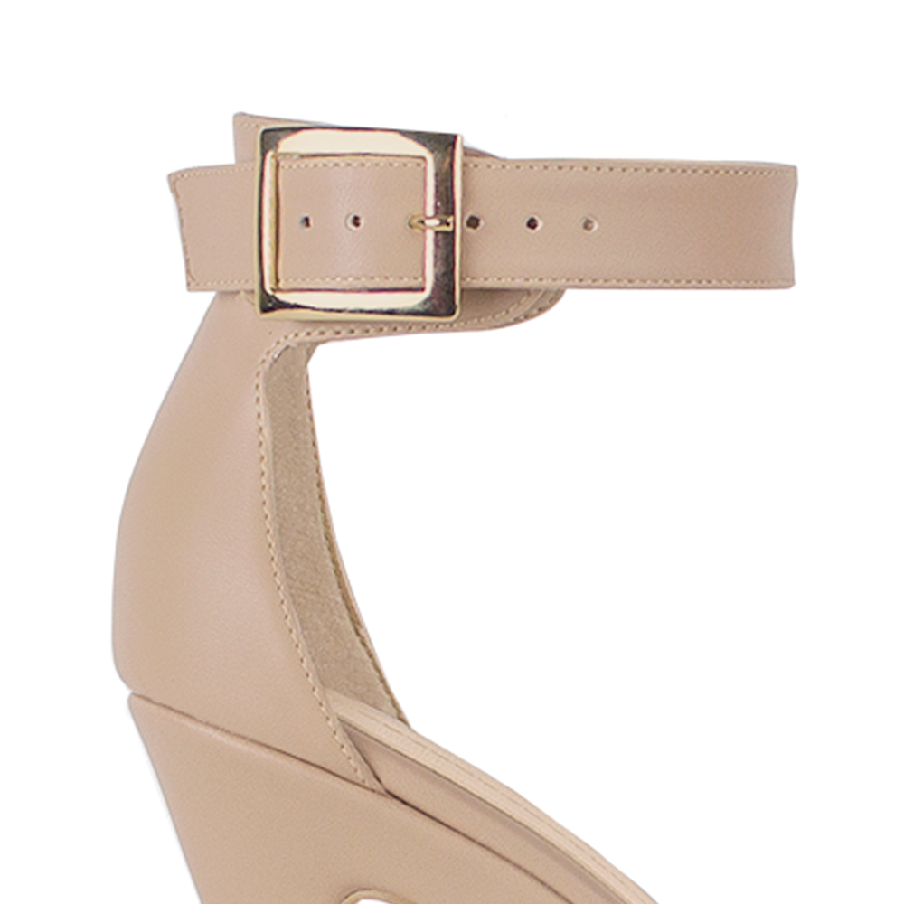 Vista de hebilla cuadrada de zapatilla para mujer color maquillaje
