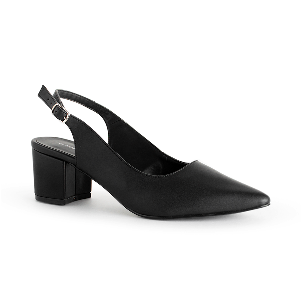 Vista diagonal de zapatilla negra puntal destalonada de tacón 6cm