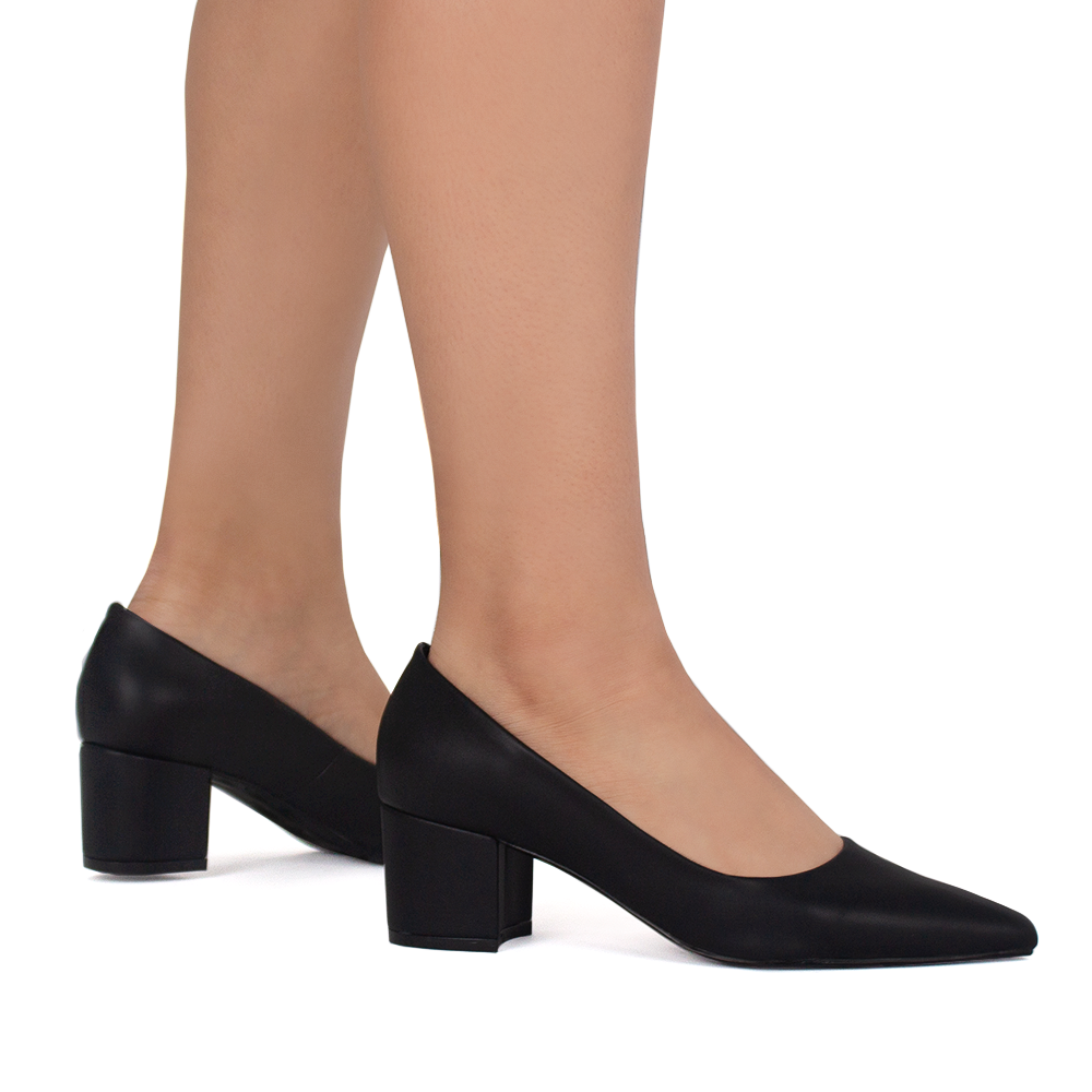Zapatillas negras para mujer puntales con tacón bajo 5cm