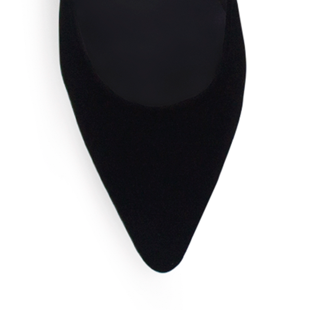 Vista de material buck en zapatilla negra tipo stiletto para mujer 