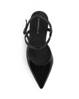 Vista superior de zapatilla negra puntal para mujer
